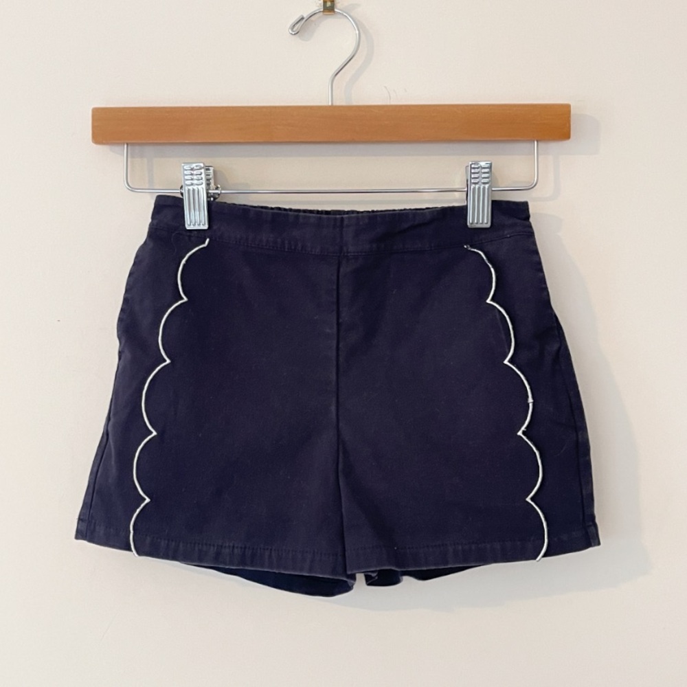 BELLA BLISS EUC Navy Tailored Shorts w/ Embroidered Scalloped Detail